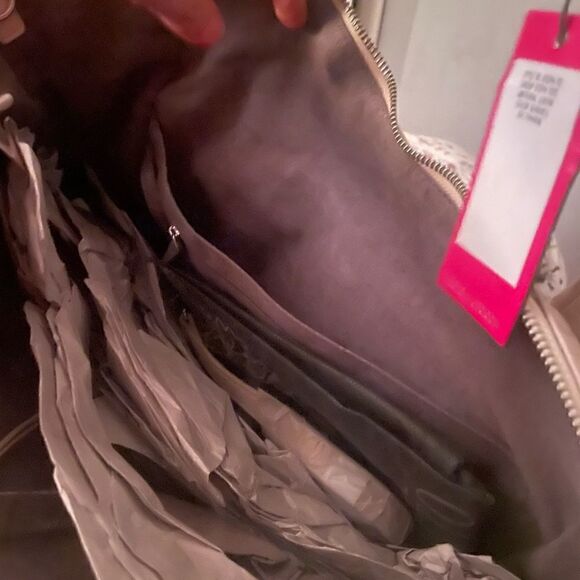 Vince Camuto Lamb Leather Steph Bag NWT color Seashell - Picture 3 of 4